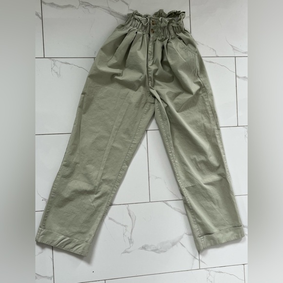 Stylish Women's Cream Pants - Picture 5 of 12